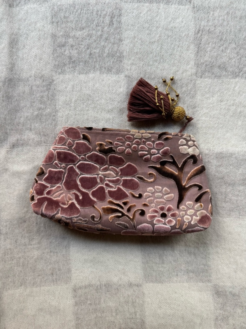 Shiraleah Velvet Floral Tassel Clutch from Anthropologie - Picture 4 of 8